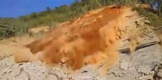 8 muertos al derrumbarse una cantera de piedra en India