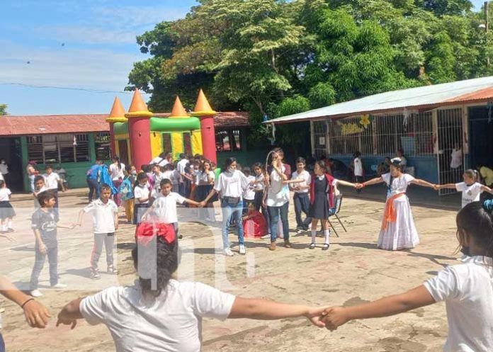 carlo-cole-2 Homenaje a Carlos Fonseca desde colegios en Managua