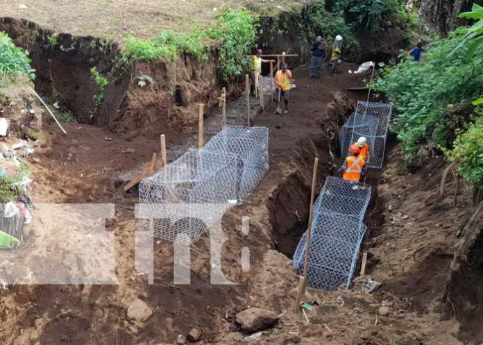 Revestimiento de cauce en comunidad Santa Catalina, en Managua