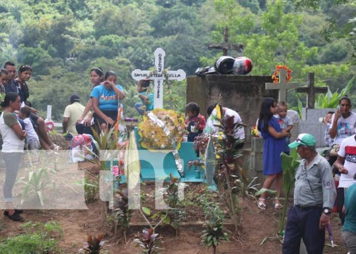 cem-siuna-1 Cementerio de Siuna recibe la visita de familias
