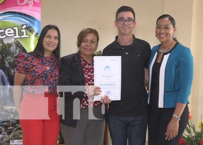 Entrega de certificados a negocios turísticos en Estelí /