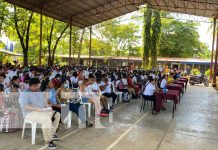 Entregan 4 mil 803 bonos a bachilleres de Chinandega Foto: Entrega de bonos de bachiller para estudiantes de Chinandega / TN8