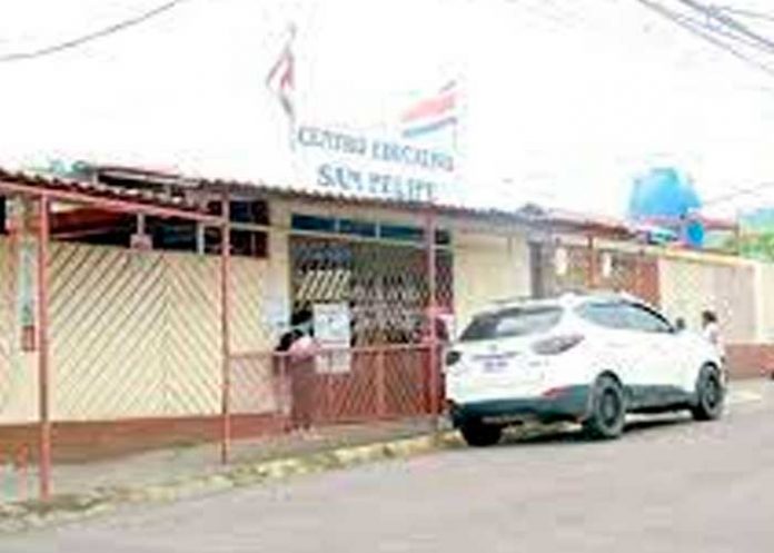 costa-rica1 A punto de pistola director de una escuela en Costa Rica abusó de su asistente