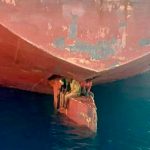 ¡Triste! Migrantes viajaron 11 días en la pala del timón para llegar a España Migrantes viajaron 11 días en la pala del timón para llegar a España