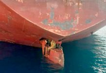 ¡Triste! Migrantes viajaron 11 días en la pala del timón para llegar a España Migrantes viajaron 11 días en la pala del timón para llegar a España