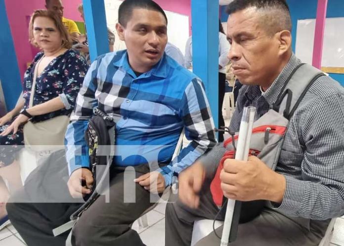Foto: Culminan cursos de inglés en Nicaragua personas con discapacidad / TN8