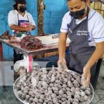 Trabajo en la elaboración de dulces de Masaya