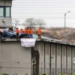 Violento motín en una cárcel de Ecuador dejó 12 agentes heridos Violento motín en una cárcel de Ecuador dejó 12 agentes heridos