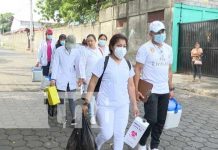Familias se inmunizan contra el COVID-19 en el barrio Larreynaga, Managua Familias se inmunizan contra el COVID-19 en el barrio Larreynaga, Managua