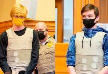 Alumnos matan a batazos a su ‘profe’ de Español por «malas notas» en Iowa Alumnos matan a batazos a su 'profe' de Español por "malas notas" en Iowa