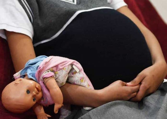 Niña de 9 años de África da a luz tras violación