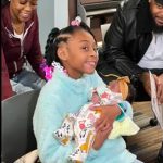 Niña de 10 años ayuda a su madre a dar a luz en casa en Estados Unidos