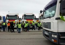 Sector transportista en España anuncia una huelga indefinida Sector transportista en España anuncia paro indefinido