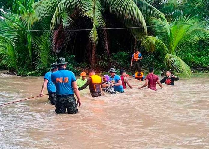 Tormenta tropical Nalgae azotó Filipinas dejando más de 100 muertos