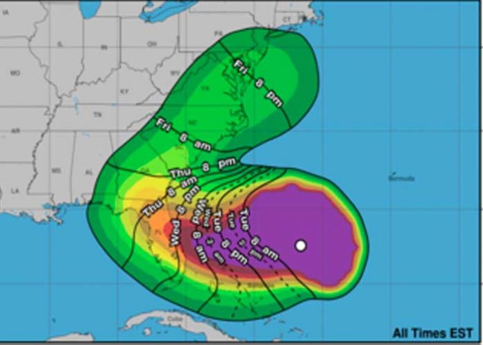 florida2 Activan alerta en Florida por Nicole que podría convertirse en Huracán