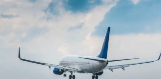¡De terror! En pleno vuelo hacia Francia un hombre violó a una azafata