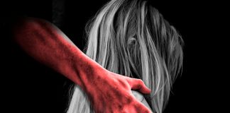 20 años de prisión en Francia para médico tras violar a más de 30 niñas