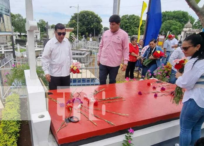 hero-1 Funcionarios de Nicaragua visitan cementerios para honrar a héroes y mártires