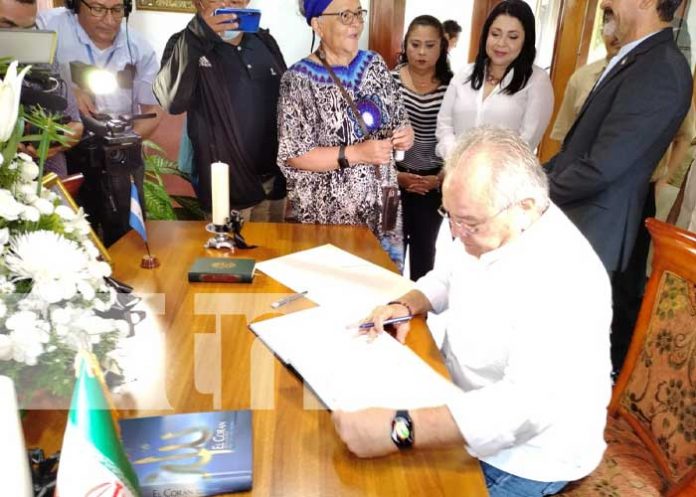 Funcionarios de Nicaragua firman libro de condolencias en la embajada de Irán / TN8