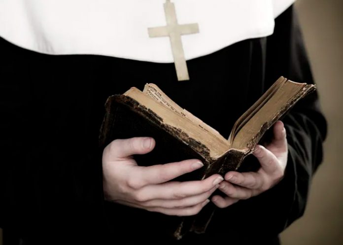 Tras la cárcel tres monjas en Italia por 