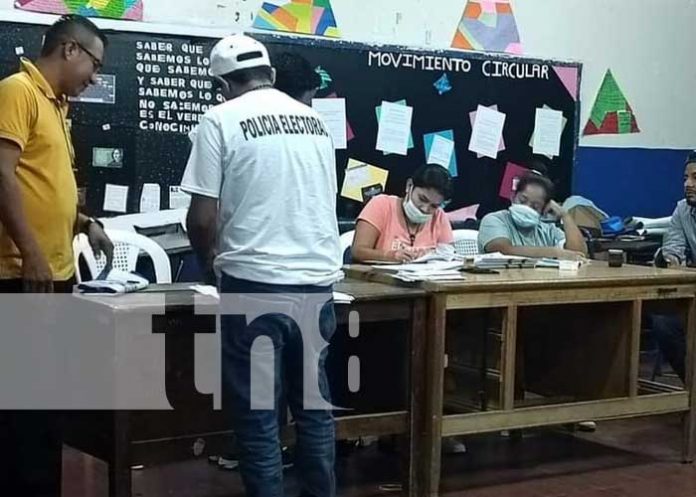 Cierre de las Juntas Receptoras de Votos en Ocotal, Nueva Segovia