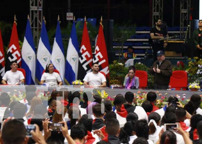 juve-3 Acto del Congreso Nacional de Juventud Sandinista, presidido por el Comandante Daniel Ortega en Nicaragua