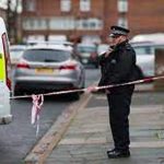 «Con hazaña» apuñalan hasta la muerte a 2 jóvenes menores de 16 en Londres Matan a puñaladas a dos menores de 16 en Londres