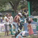 Familias de Matiguás y Masaya visitan los cementerios