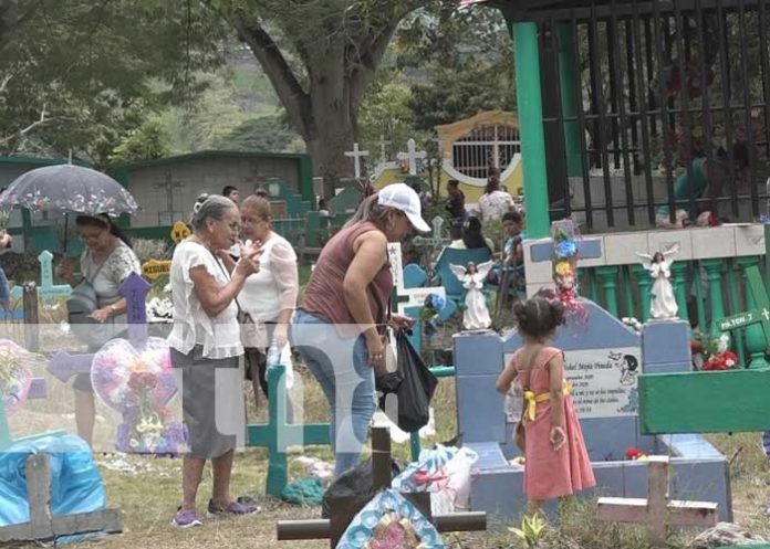 matig-2 Familias de Matiguás y Masaya visitan los cementerios