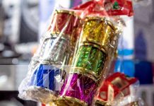 Mercados de Managua se preparan para la temporada navideña Mercados de Managua con artículos navideños