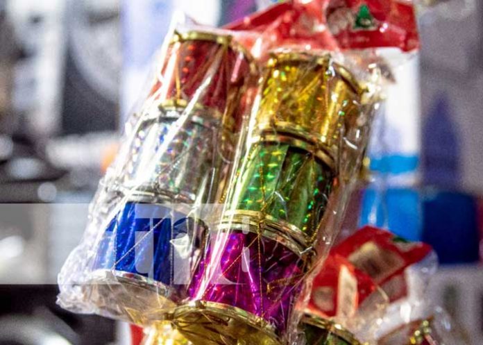 Mercados de Managua con artículos navideños