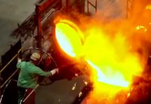 Empleado cae en contenedor de hierro fundido en Estados Unidos