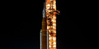 NASA mantiene lanzamiento de cohete a la Luna 