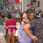 Comerciantes de Nicaragua invitan a familias a comprar productos navideños Mercados de Nicaragua con artículos navideños