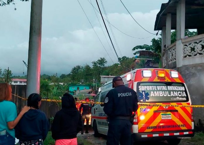 ¡Trágico! Deslizamiento de tierra sepulta a un padre y su hijo en Panamá