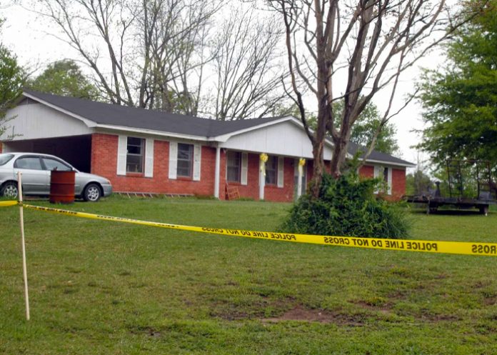 Cuerpo decapitado con un brazo amputado en Mississippi
