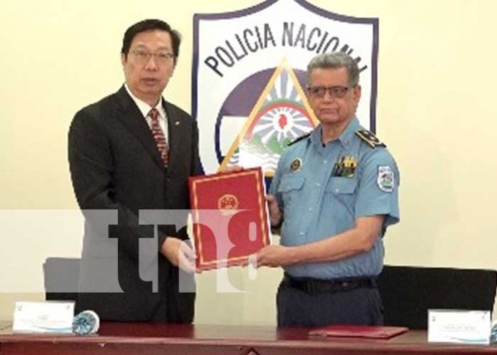China dona trajes de protección a la institución del orden en Nicaragua