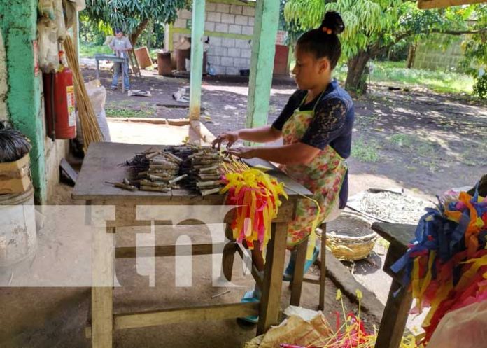 Artesanos de pólvora en Nicaragua
