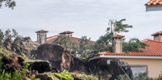 Deslizamiento de tierra sepulta a dos jóvenes en Portugal