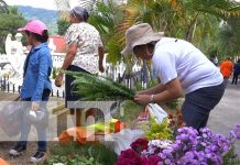 Asistencia de familias a los cementerios en Somoto y Matagalpa Ambiente en los cementerios de Somoto y Matagalpa