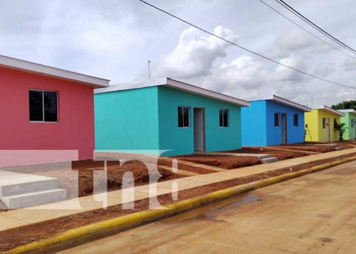 ¡A buena hora! Entregan 100 viviendas en Villa Santiago, Managua
