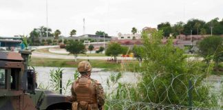 ¡No quieren migrantes!: Texas pondrá tanques de guerra en la frontera