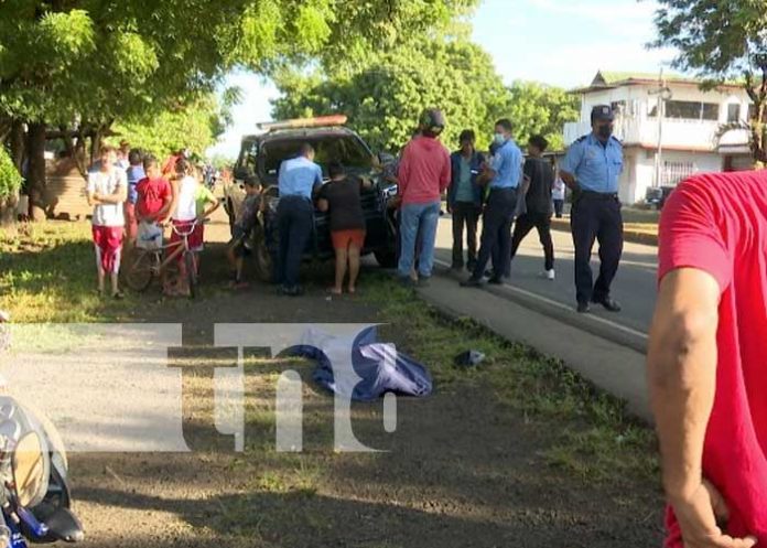 Foto: Investigan las causas de muerte de un hombre que fue encontrado a orillas de la carretera en Tipitapa / TN8