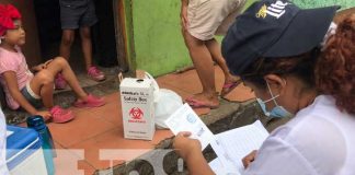 Vacunación contra el COVID-19 en el barrio Julio Buitrago, Managua