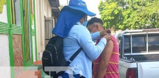 Vacunación casa a en casa en barrios de Managua