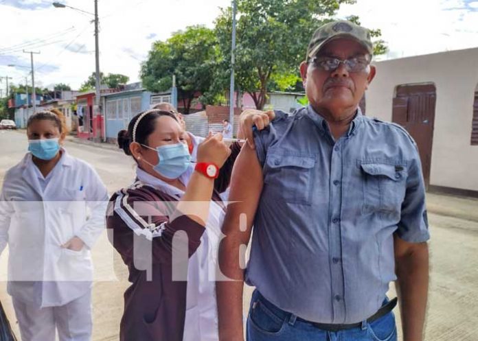Vacunación contra el COVID-19 en Managua /