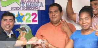 Entrega de una nueva vivienda a una familia de Managua