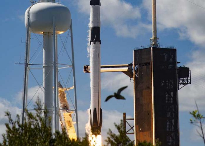 SpaceX pospone nuevamente el lanzamiento del módulo que posará en la Luna