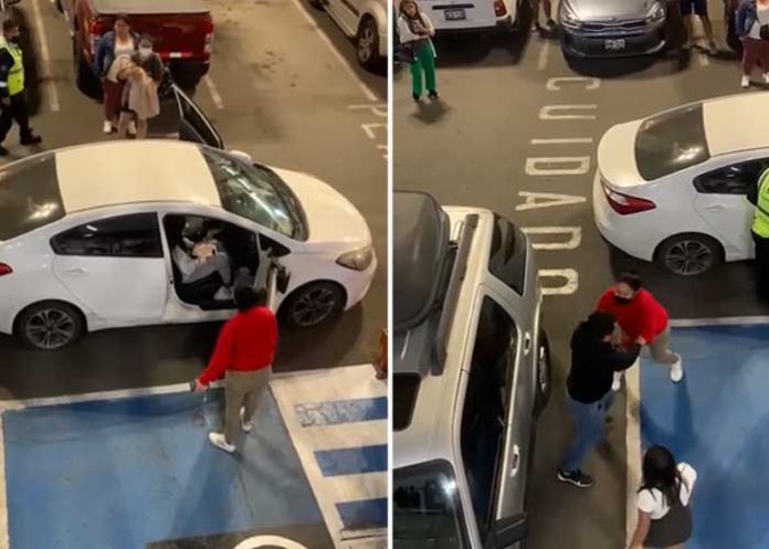 Mujer encuentra a su hombre con “las manos en la otra” (VIDEO)