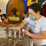 Católicos participan de la tradicional lavada de la plata en El Viejo, Chinandega Católicos participan de la tradicional lavada de la plata en El Viejo, Chinandega